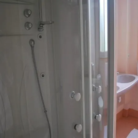 Otel Hotel Le Normandie