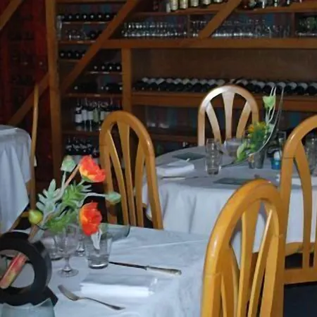 Logis & Restaurant - Le Normandie 2* Caudebec-en-Caux