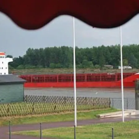 Hotel Logis & Restaurant - Le Normandie 2*